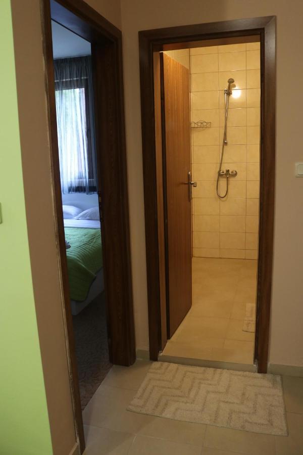 דירות פמפורובו Winter Аpartments Gerovi מראה חיצוני תמונה