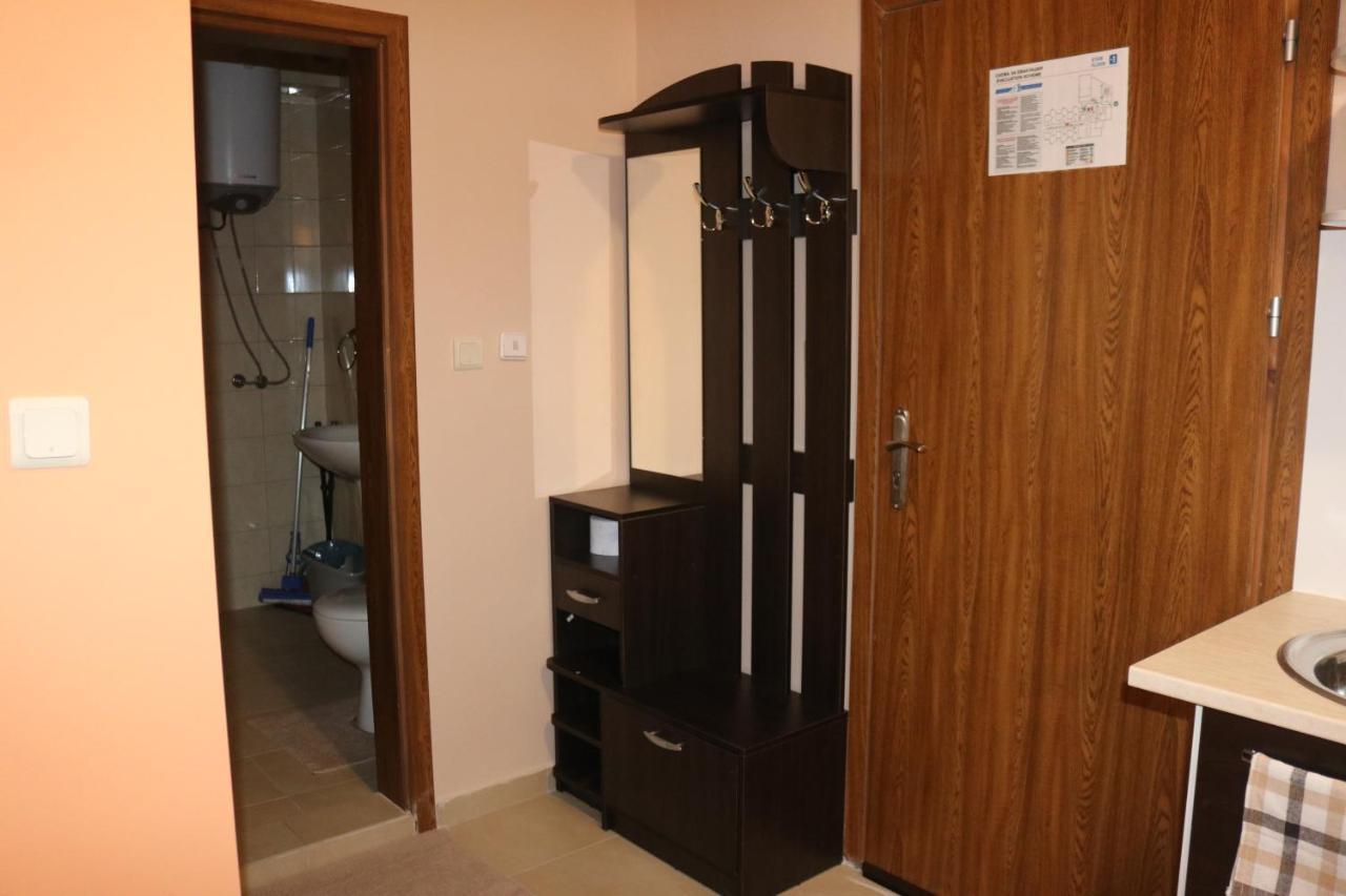 דירות פמפורובו Winter Аpartments Gerovi מראה חיצוני תמונה